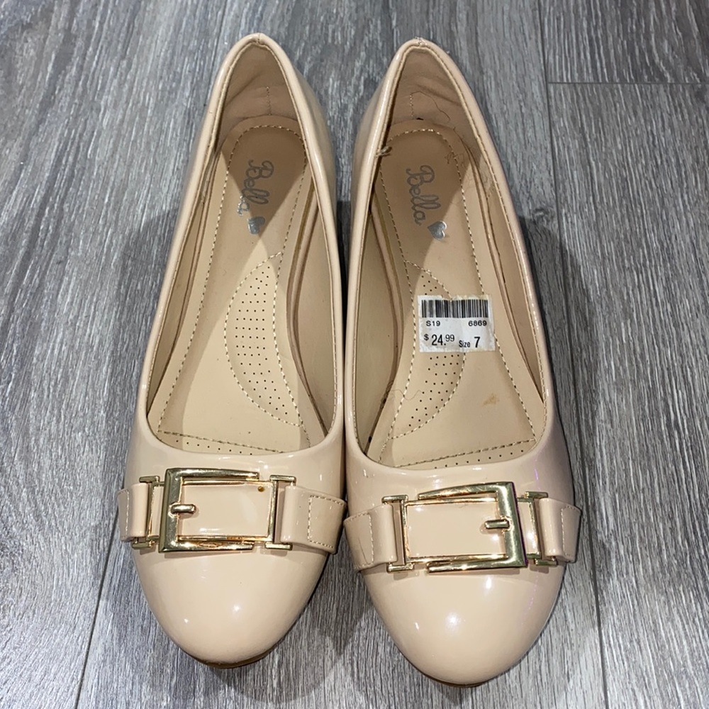 Tan wedges